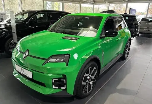 Neu Renault R5 Komfort 110 kW (150 PS) 2026 Pop green! Kleinwagen