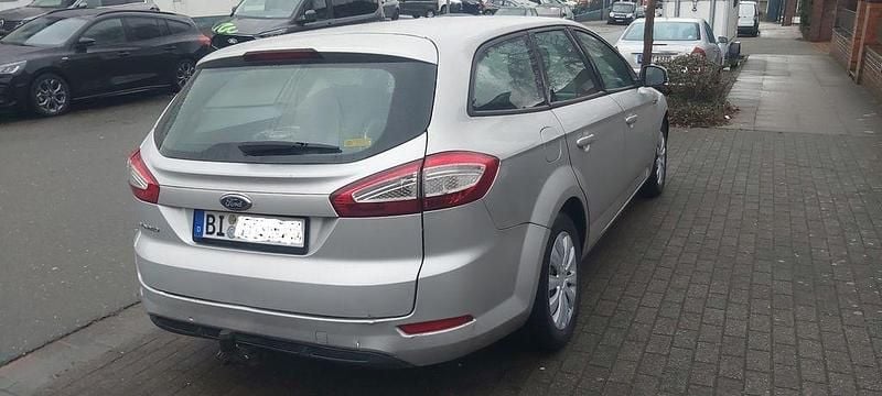 Gebraucht Ford Mondeo 116 PS (85 kW) 2011 Silber Kombi