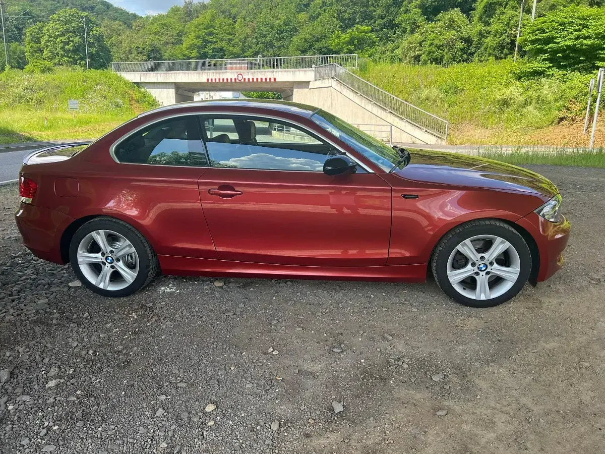 Gebraucht BMW 123 Coupé M Sport 204 PS (150 kW) 2008 Rot Coupé