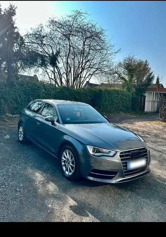 Używany Audi A3 110 KM (80 kW) 2015 Szary Sedan/Limuzyna