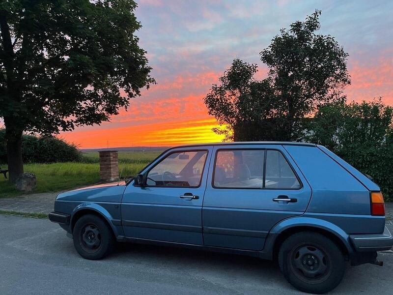 Blau Gebraucht 1988 VW Golf II Kleinwagen | 1.100 € - Bild 1/4