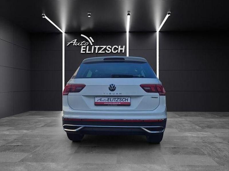 Gebraucht VW Tiguan Elegance 200 PS (147 kW) 2021 Pure white SUV