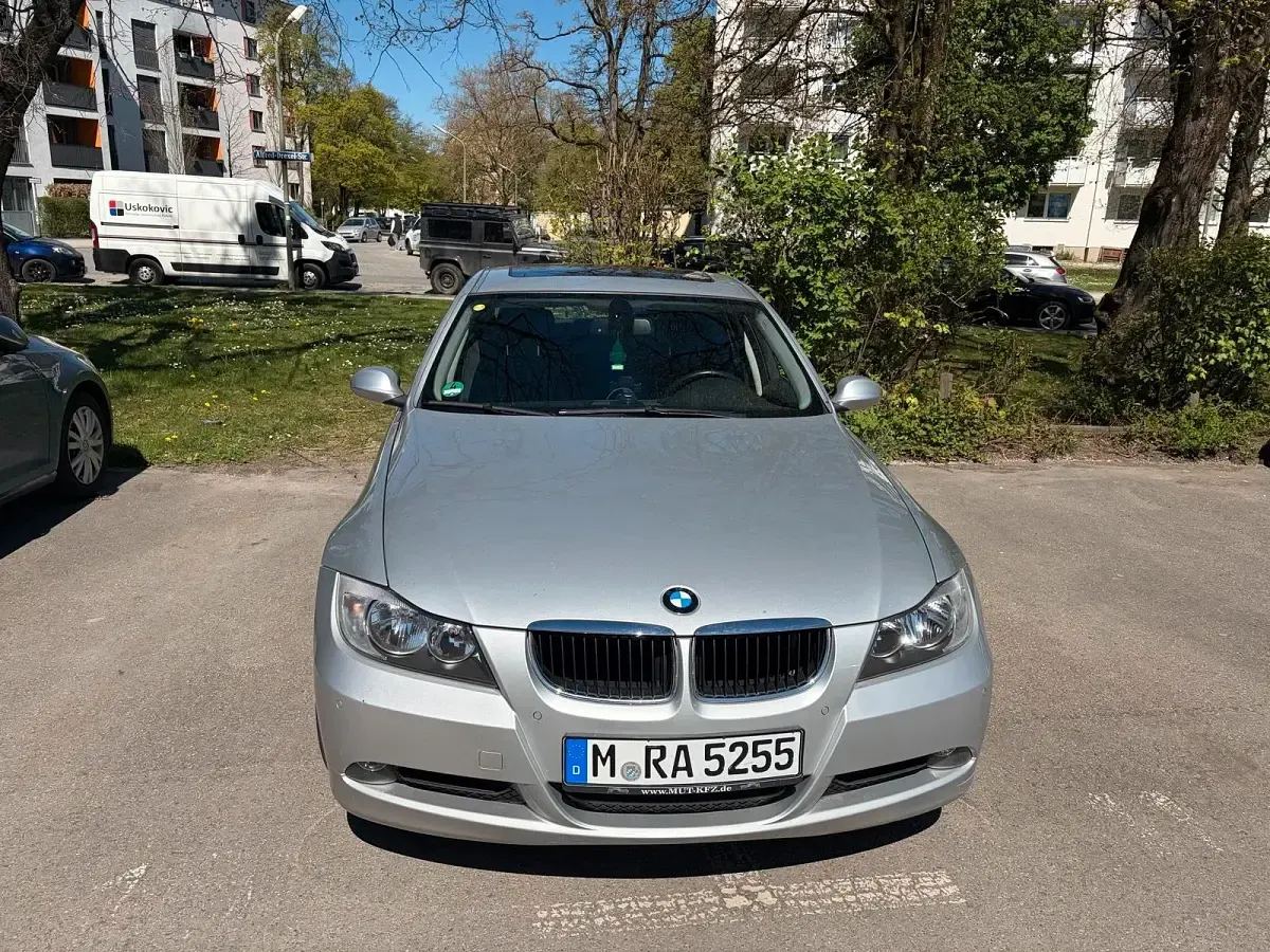 Gebraucht BMW 318 143 PS (105 kW) 2007 Silber Limousine