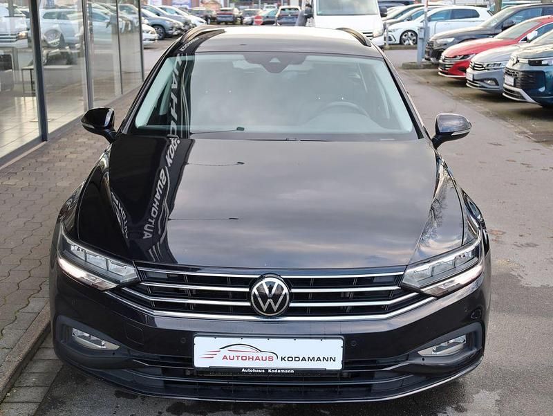 Gebraucht VW Passat 150 PS (110 kW) 2022 Schwarz Kombi