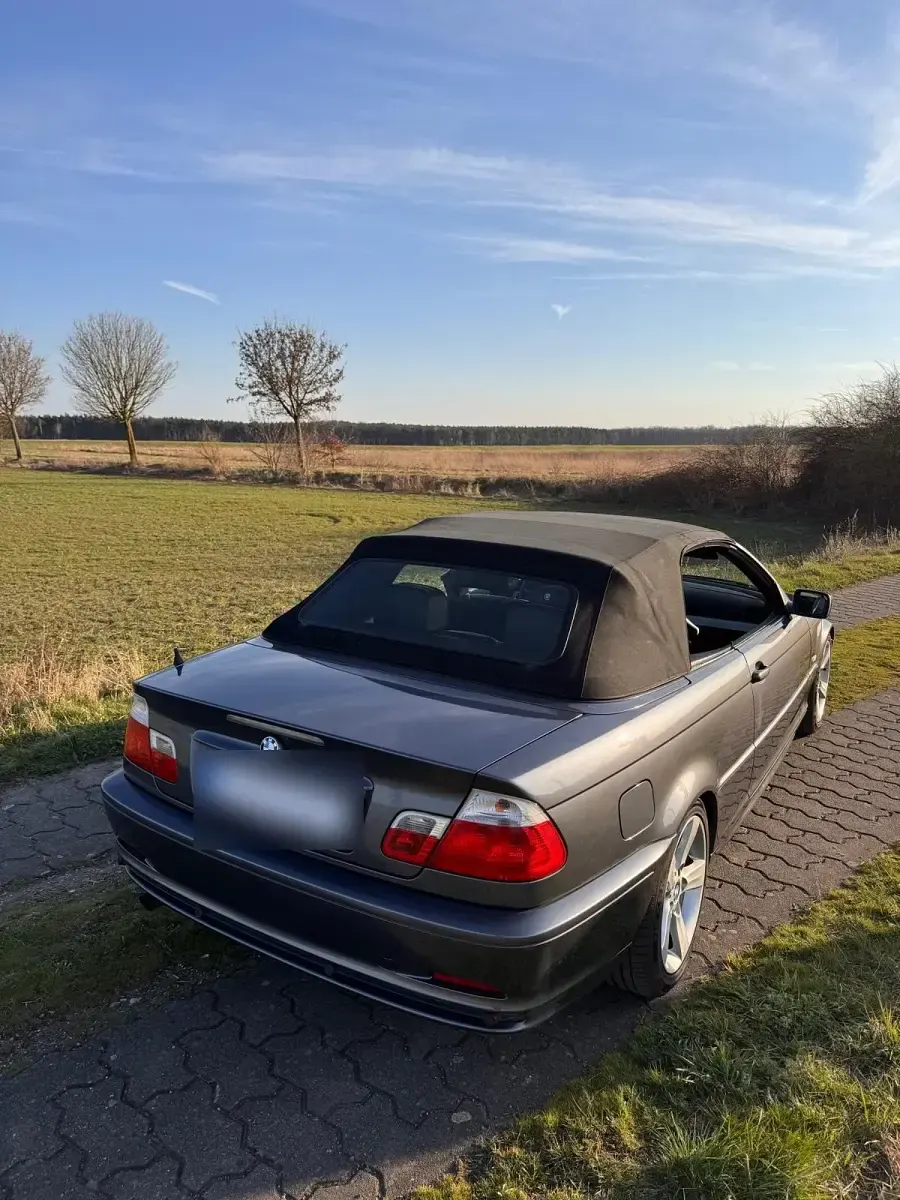 Gebraucht BMW 318 143 PS (105 kW) 2002 Grau Cabrio