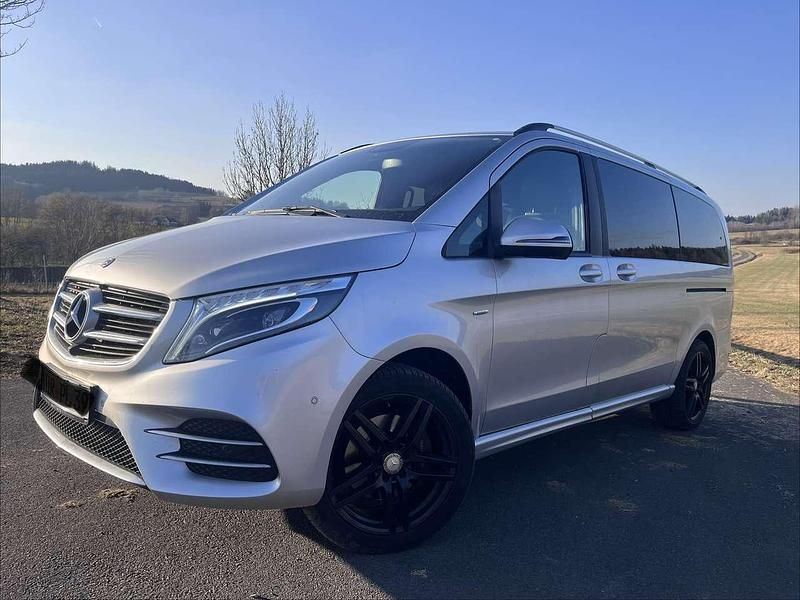 Gebraucht Mercedes V200 Avantgarde 190 PS (139 kW) 2019 Silber Van / Kleinbus