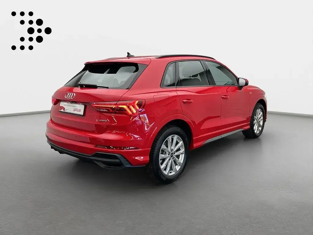 Gebraucht Audi Q3 S-Line 190 PS (139 kW) 2023 Tangorot metallic SUV