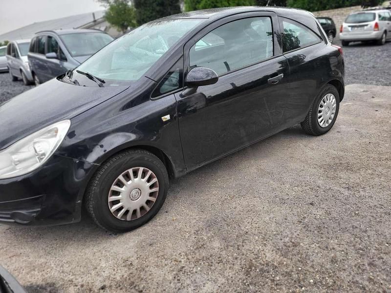 Schwarz Gebraucht 2008 Opel Corsa Limousine | 1.600 € (Guter Preis) - Bild 1/4