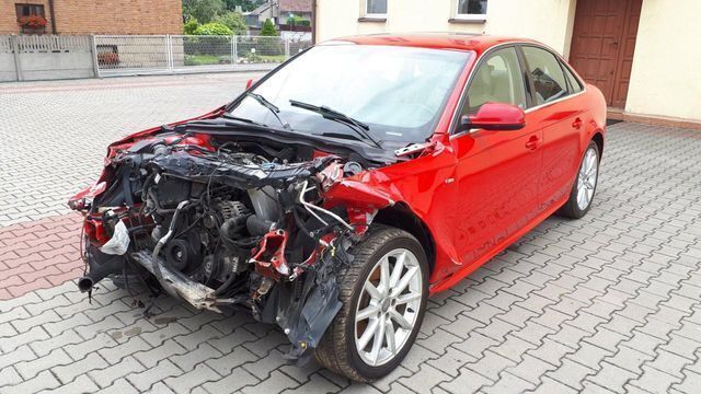 Gebraucht Audi A4 S-Line 224 PS (164 kW) 2013 Rot Limousine
