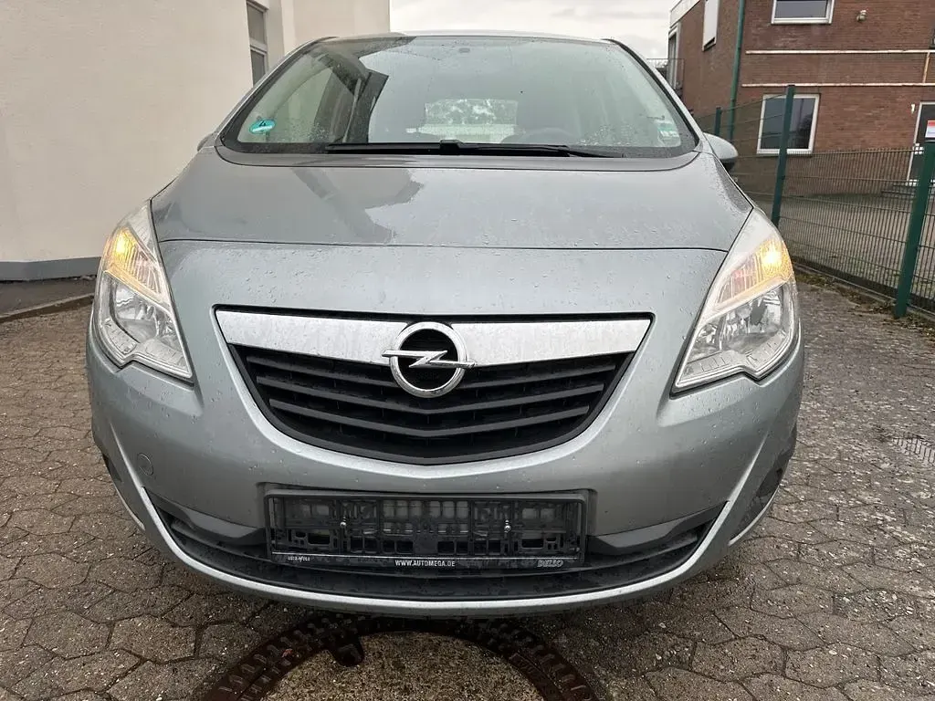 Second-hand Opel Meriva Selection 95 CP (69 kW) 2011 Argintiu Monovolum