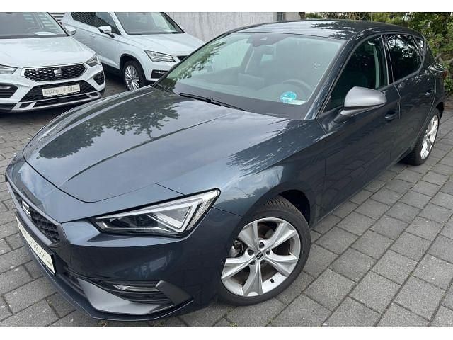 Grau Gebraucht 2024 Seat Leon FR Limousine | 27.450 € (Fairer Preis) - Bild 1/4