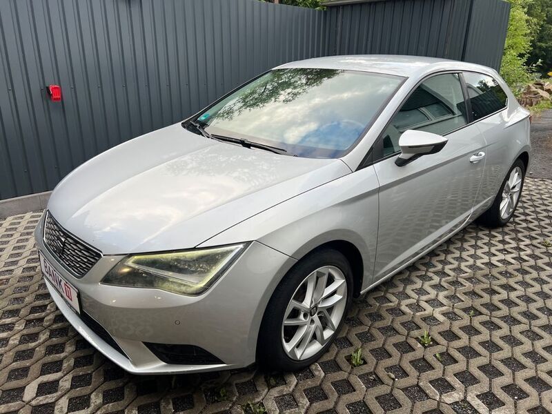 Grau Gebraucht 2014 Seat Leon Style Limousine | 8.399 € (Guter Preis) - Bild 1/4