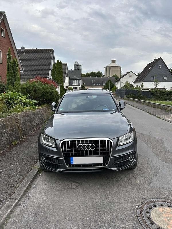 Grau Gebraucht 2015 Audi Q5 S-Line SUV | 18.500 € (Etwas zu teuer) - Bild 1/4