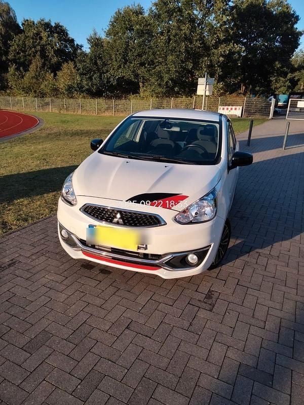 Weiß Gebraucht 2018 Mitsubishi Space Star Edition Kleinwagen | 7.700 € (Guter Preis) - Bild 1/4