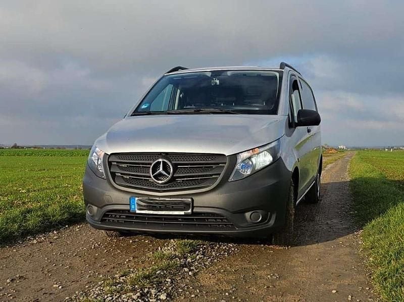 Silber Gebraucht 2019 Mercedes Vito Van | 18.200 € (Superpreis) - Bild 1/4