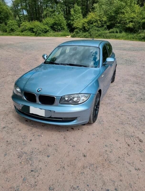 Silber Gebraucht 2010 BMW 116 Kleinwagen | 3.000 € (Guter Preis) - Bild 1/4