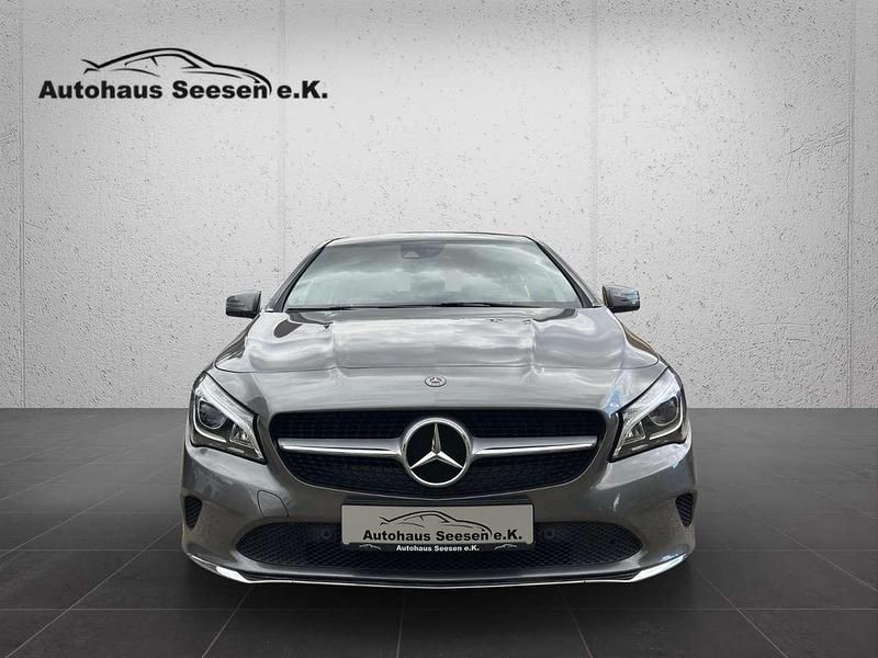 Gebraucht Mercedes CLA180 122 PS (89 kW) 2017 Mountaingrau  met. Limousine