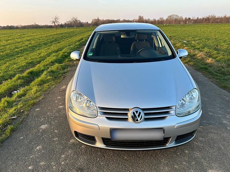 Gebraucht VW Golf IV 102 PS (75 kW) 2004 Silber Limousine