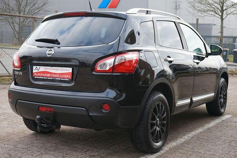 Gebraucht Nissan Qashqai Visia 117 PS (86 kW) 2012 Schwarz SUV