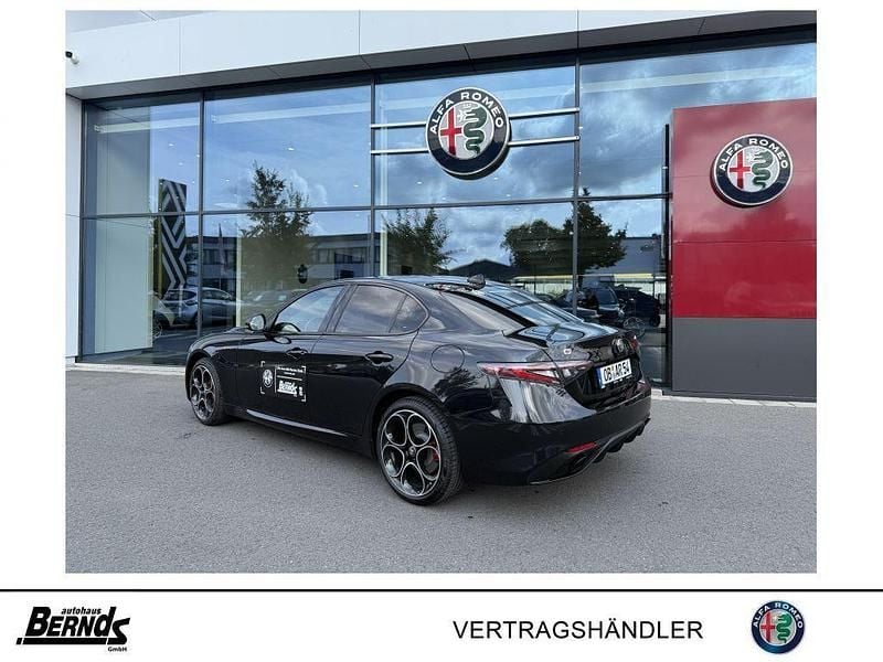 Gebraucht Alfa Romeo Giulia Premium 280 PS (205 kW) 2024 Nero vulcano metallic Limousine