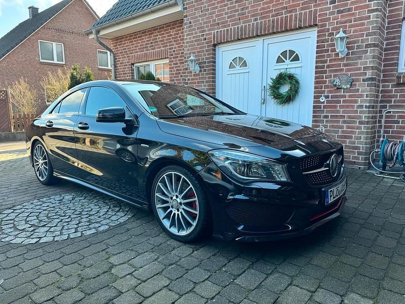Gebraucht Mercedes CLA250 218 PS (160 kW) 2016 Schwarz Limousine