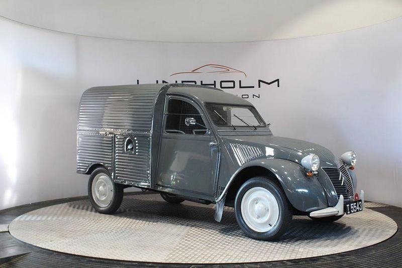 Grau Gebraucht 1952 Citroën 2CV Limousine | 26.900 € - Bild 1/4