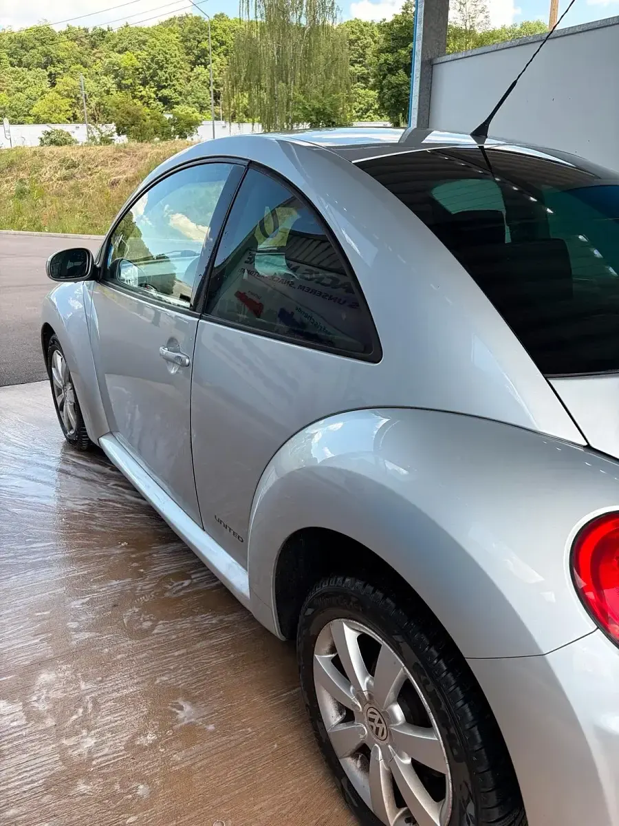 Gebraucht VW Beetle 105 PS (77 kW) 2008 Grau Kleinwagen