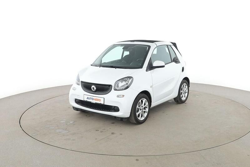 Gebraucht Smart ForTwo Cabrio Basis 71 PS (52 kW) 2019 Weiß Cabrio