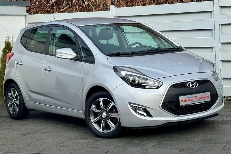 Gebraucht Hyundai ix20 Style 125 PS (91 kW) 2015 Silber Kleinwagen