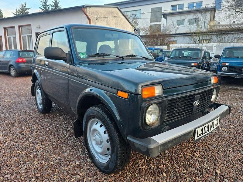 Grün Gebraucht 2014 Lada Taiga SUV | 5.800 € (Superpreis) - Bild 1/4