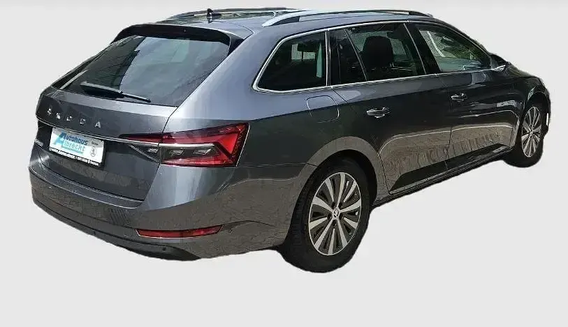 Gebraucht Skoda Superb Premium Edition 150 PS (110 kW) 2023 Grau Kombi