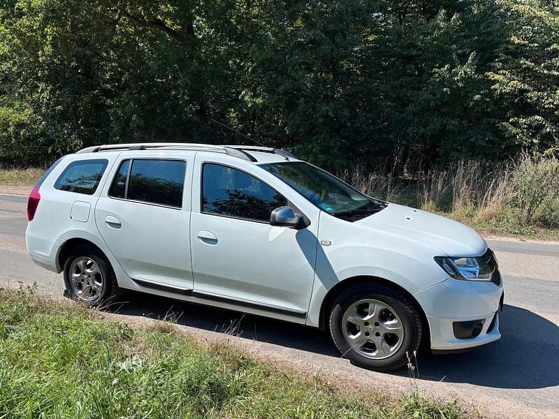 Weiß Gebraucht 2015 Dacia Logan Comfort Limousine | 4.690 € (Fairer Preis) - Bild 1/4