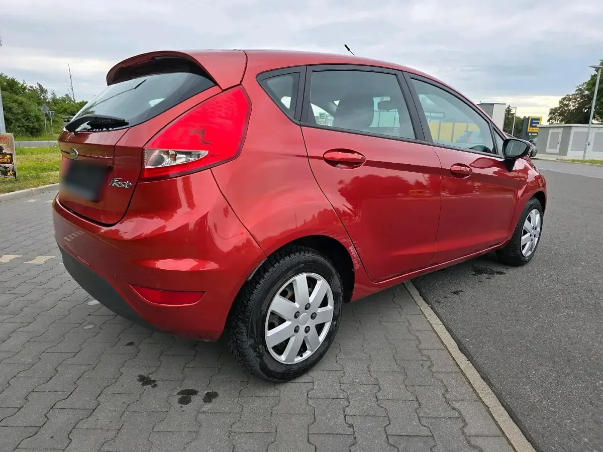 Gebraucht Ford Fiesta 82 PS (60 kW) 2009 Rot Kleinwagen