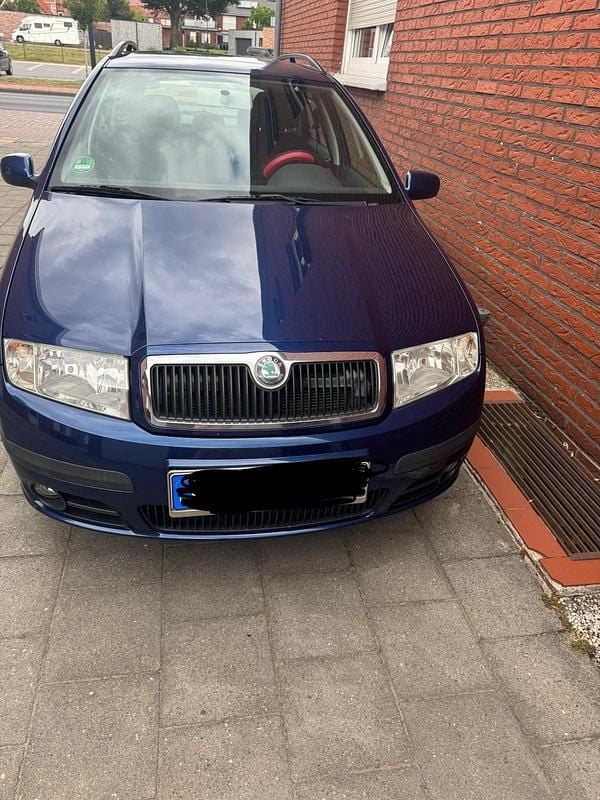 Blau Gebraucht 2006 Skoda Fabia Kleinwagen | 2.649 € - Bild 1/4
