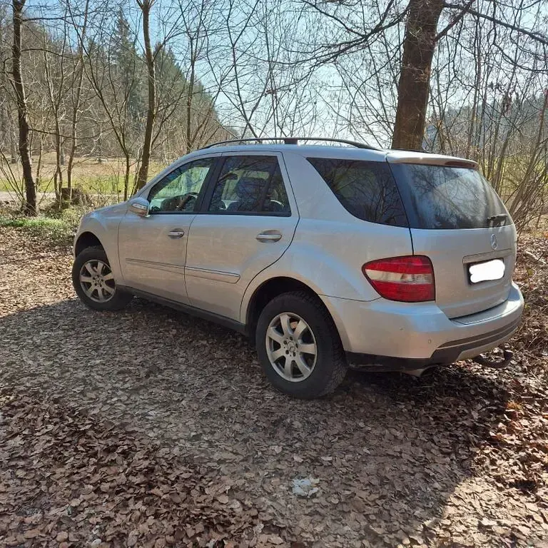 Gebraucht Mercedes ML350 272 PS (200 kW) 2006 Silber SUV