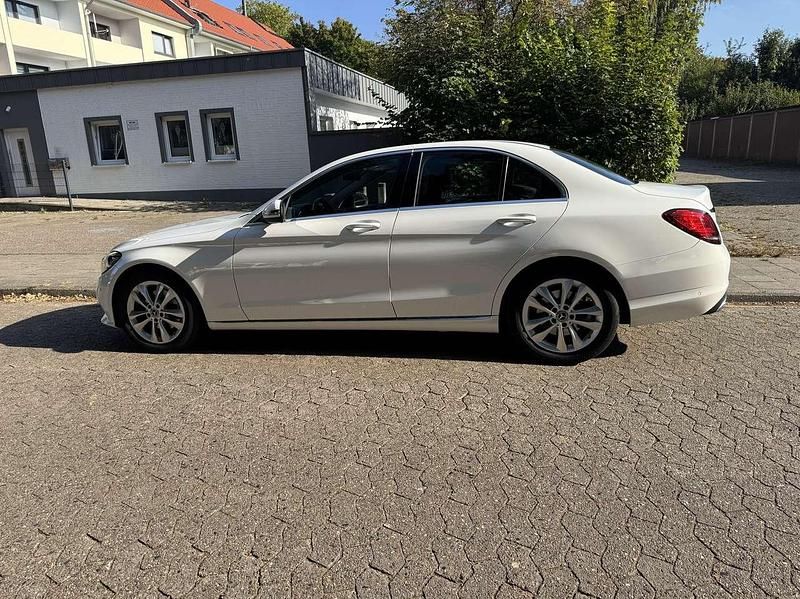 Gebraucht Mercedes C200 Avantgarde 150 PS (110 kW) 2018 Limousine