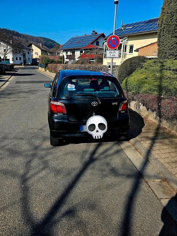 Gebraucht Toyota Yaris 68 PS (50 kW) 2002 Schwarz Kleinwagen