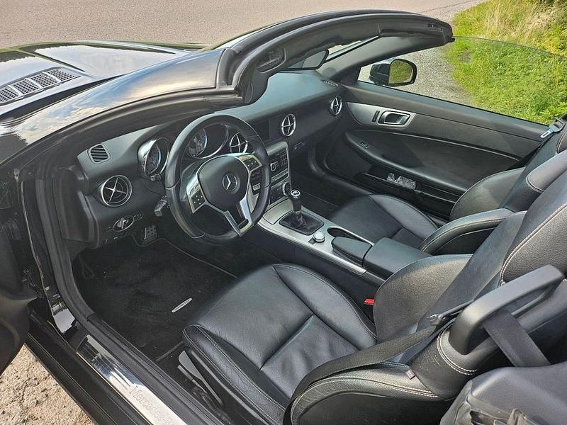 Gebraucht Mercedes SLK200 184 PS (135 kW) 2012 Schwarz Cabrio