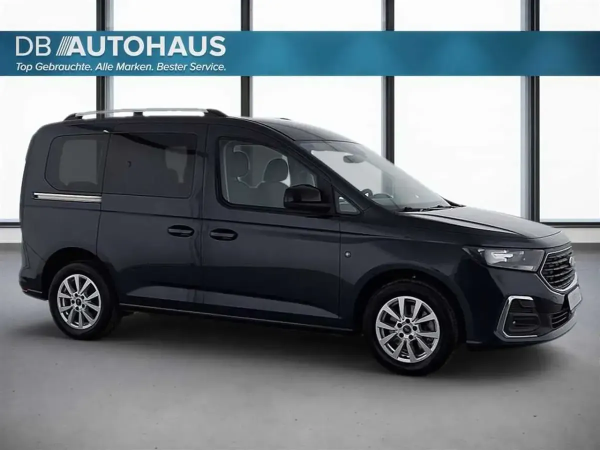 Gebraucht Ford Tourneo Connect Titanium 122 PS (89 kW) 2024 Blau Van / Kleinbus