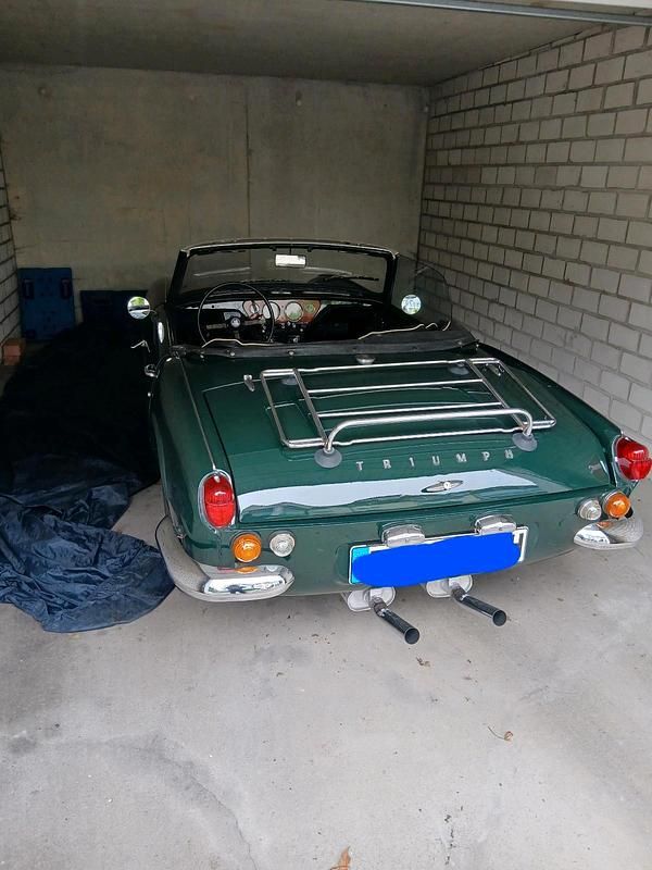 Grün Gebraucht 1968 Triumph Spitfire Cabrio | 10.800 € - Bild 1/4