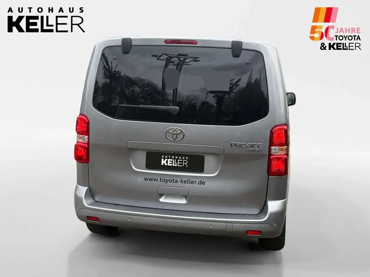 Gebraucht Toyota Proace Verso 177 PS (130 kW) 2025 Silber Kombi