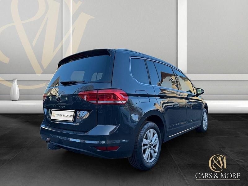 Gebraucht VW Touran 122 PS (89 kW) 2023 Grau Van / Kleinbus