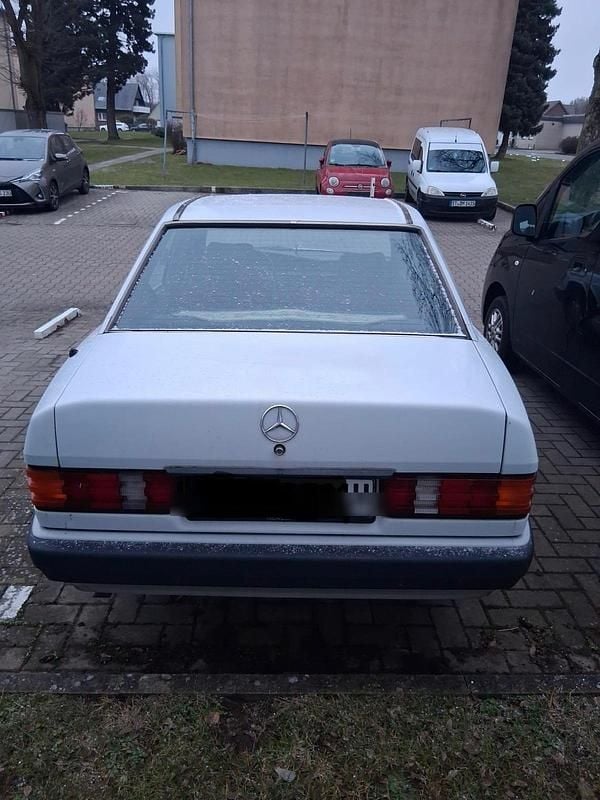 Gebraucht Mercedes 190 72 PS (52 kW) 1992 Weiß Limousine