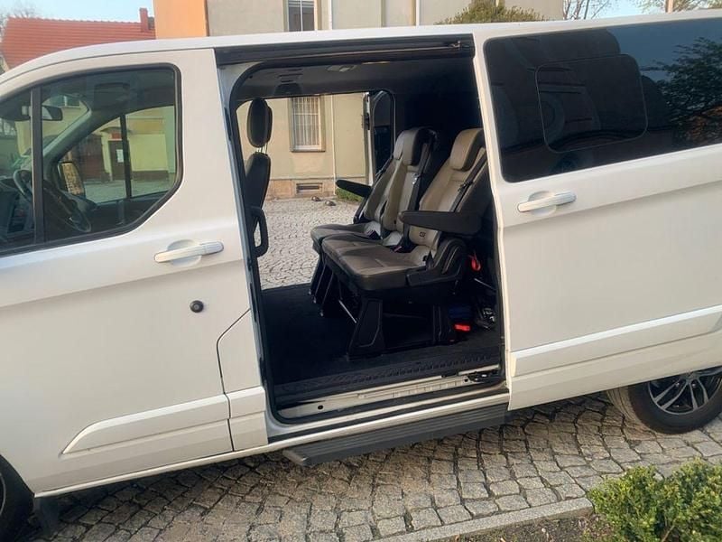 Gebraucht Ford Tourneo 170 PS (125 kW) 2017 Weiß Van / Kleinbus