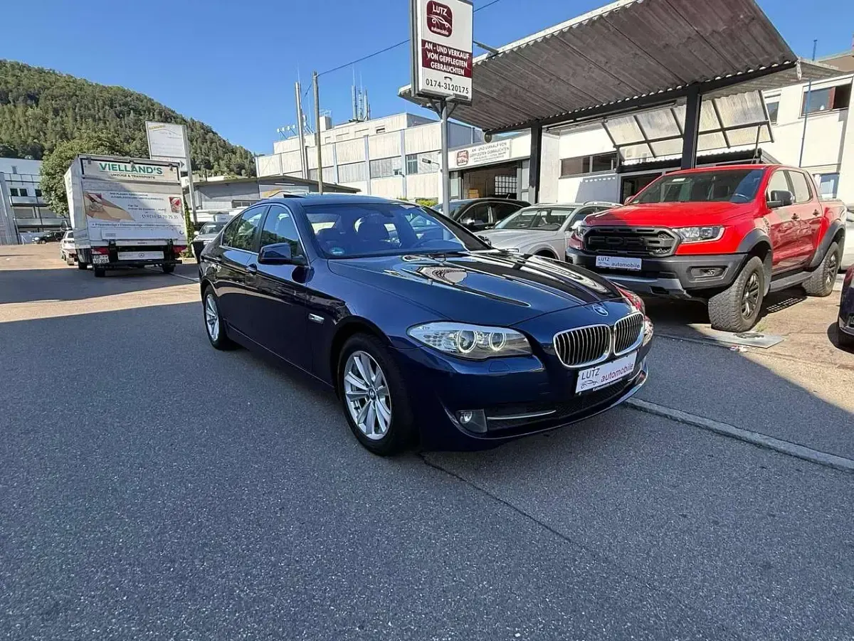 Gebraucht BMW 520 184 PS (135 kW) 2012 Tiefseeblau metallic Limousine