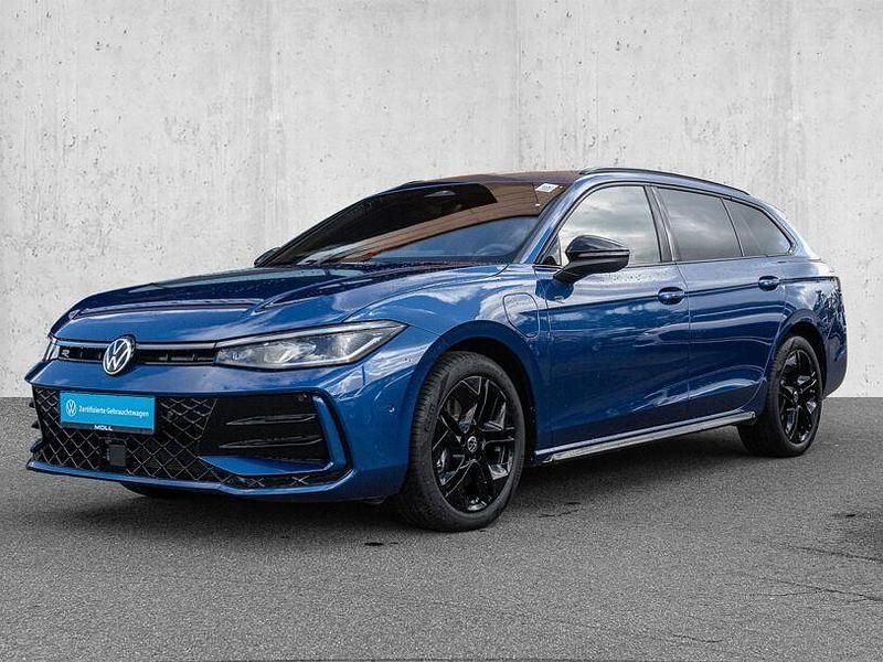 Gebraucht VW Passat R-line 177 PS (130 kW) 2025 Reef blue (metallic) Kombi