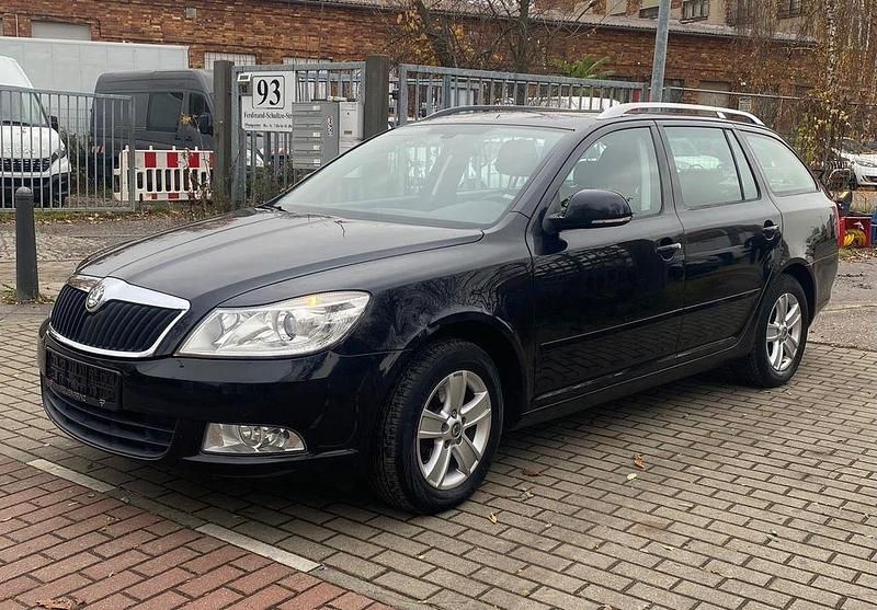 Schwarz Gebraucht 2011 Skoda Octavia Impuls Edition Kombi | 2.999 € (Superpreis) - Bild 1/4