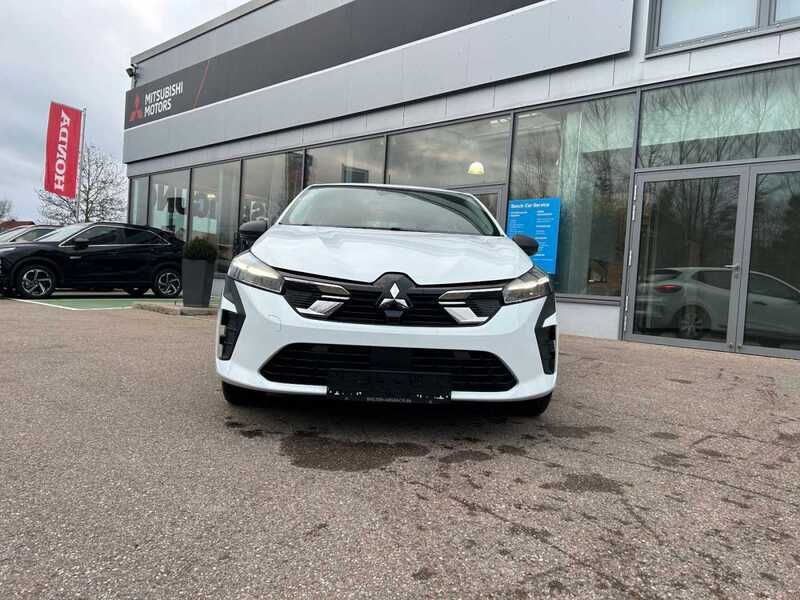 Gebraucht Mitsubishi Colt Basis 67 PS (49 kW) 2024 Weiß Limousine