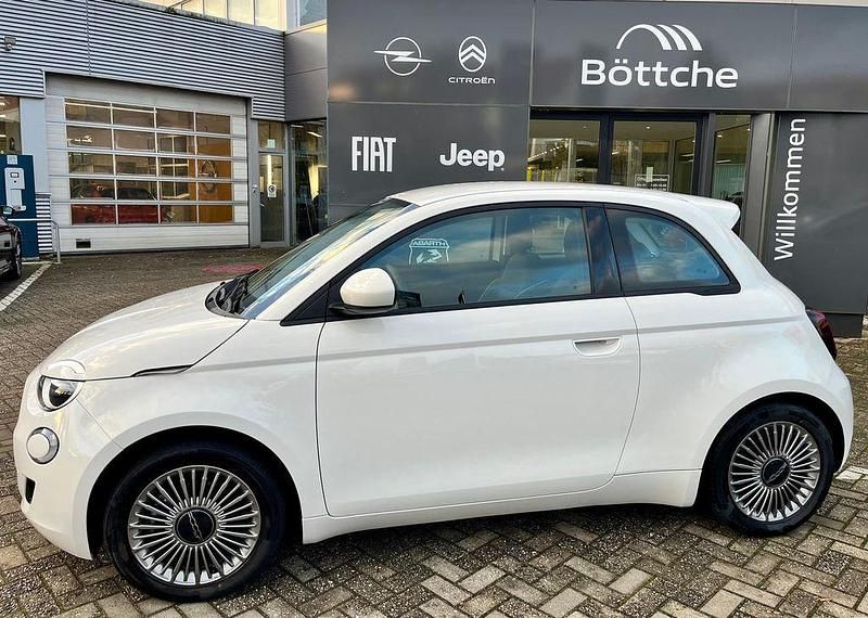 Gebraucht Fiat 500e 86 kW (118 PS) 2023 Arktis weiß Kleinwagen