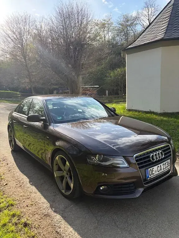 Używany Audi A4 S-Line 160 KM (117 kW) 2011 Brązowy Sedan/Limuzyna